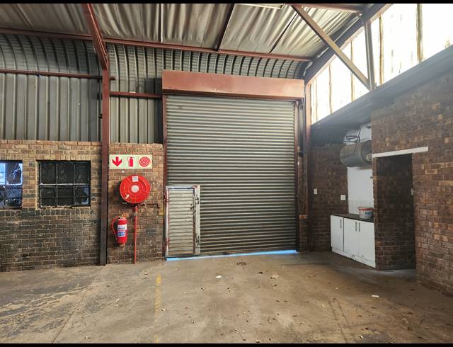 172M² WAREHOUSE TO LET IN WADEVILLE